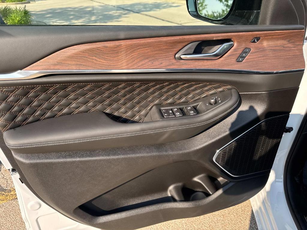 new 2025 Jeep Grand Cherokee car, priced at $59,785