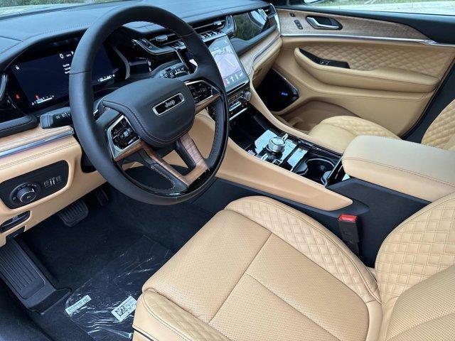 new 2025 Jeep Grand Cherokee car, priced at $63,677
