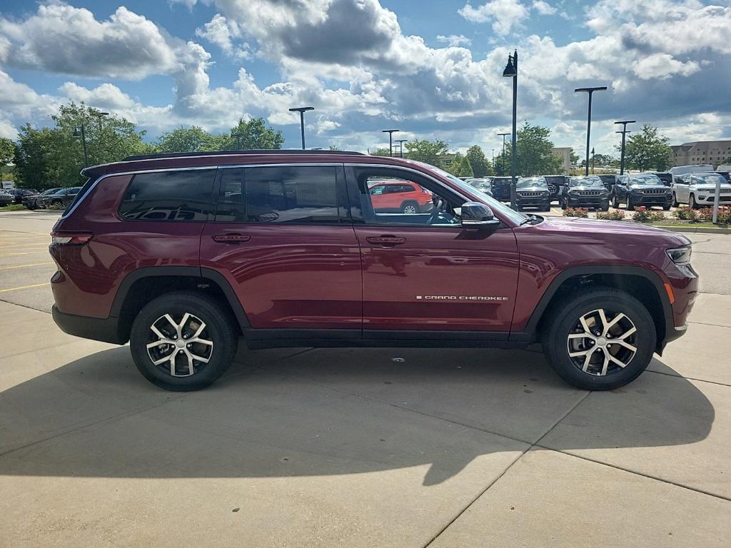 new 2024 Jeep Grand Cherokee L car, priced at $45,210