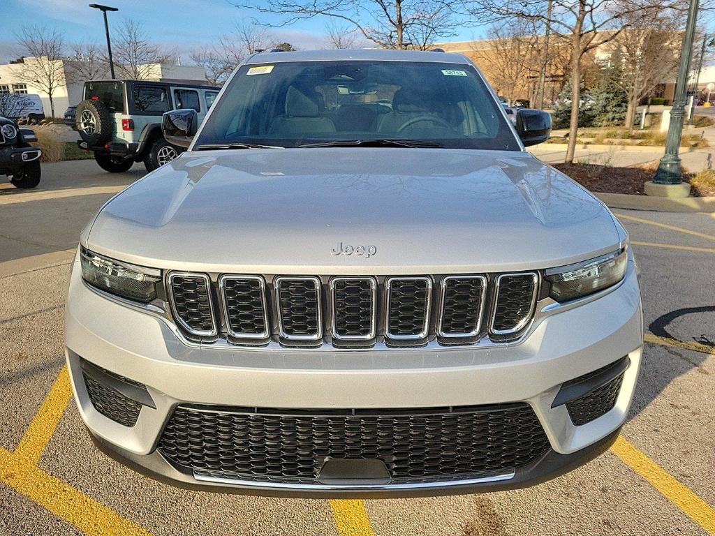 new 2025 Jeep Grand Cherokee car, priced at $39,790
