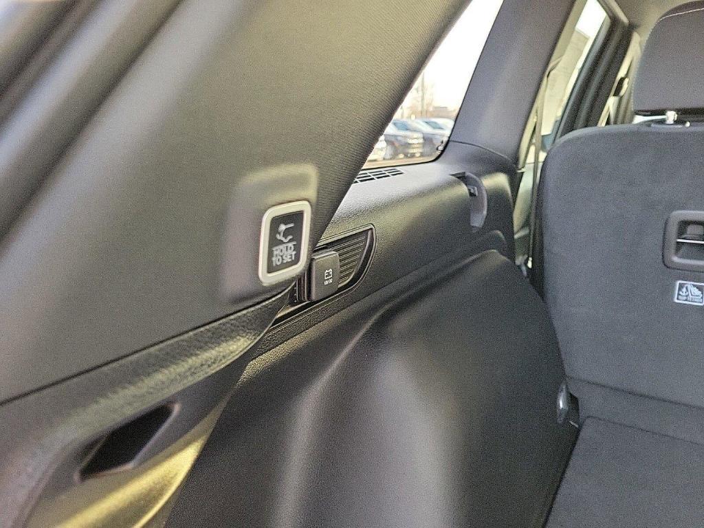new 2025 Jeep Grand Cherokee car, priced at $38,572