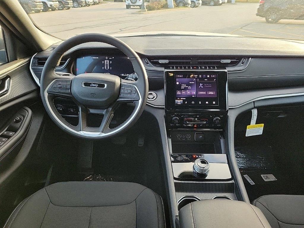 new 2025 Jeep Grand Cherokee car, priced at $38,572