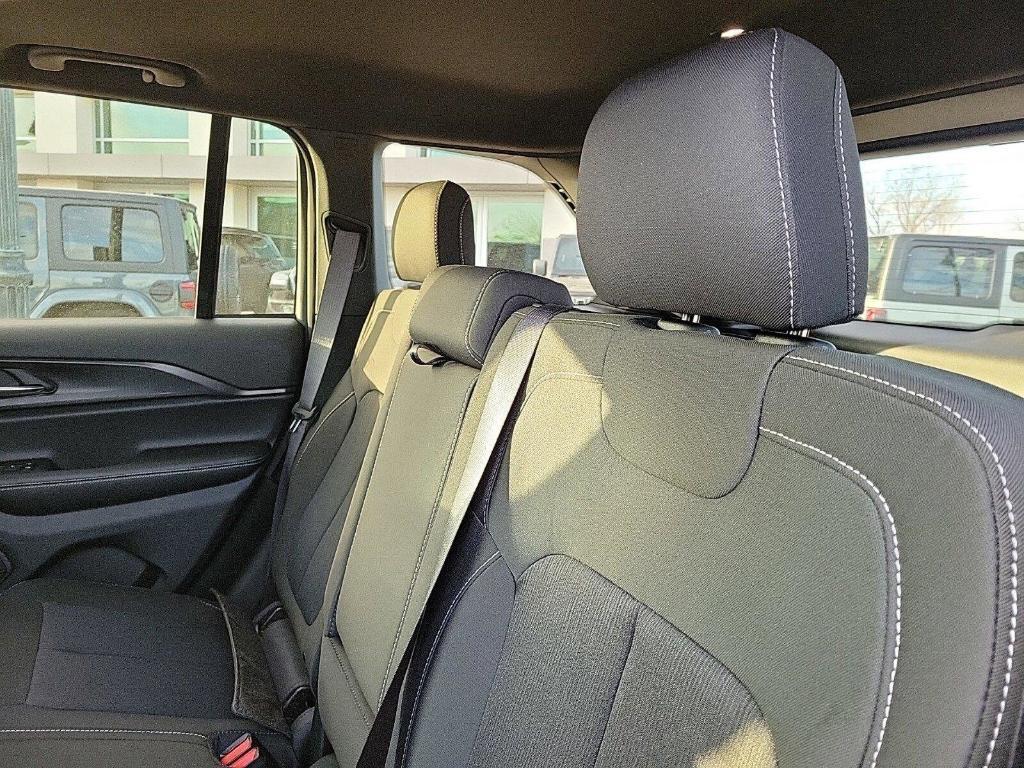 new 2025 Jeep Grand Cherokee car, priced at $39,790