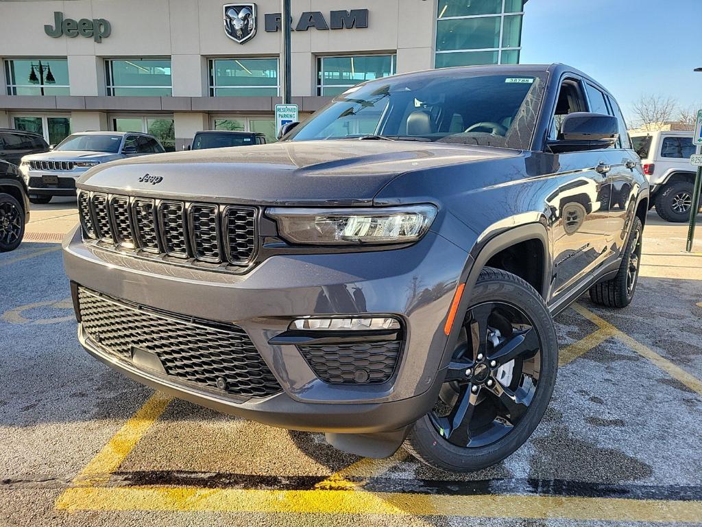 new 2025 Jeep Grand Cherokee car, priced at $51,000