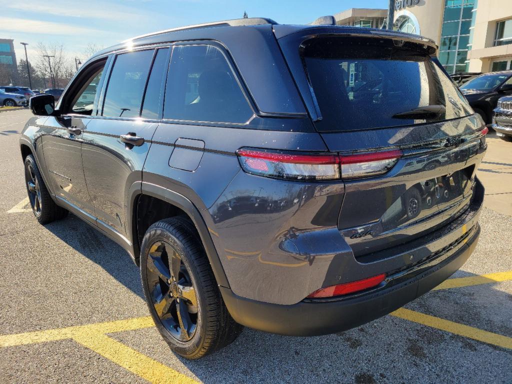 used 2023 Jeep Grand Cherokee car, priced at $35,601