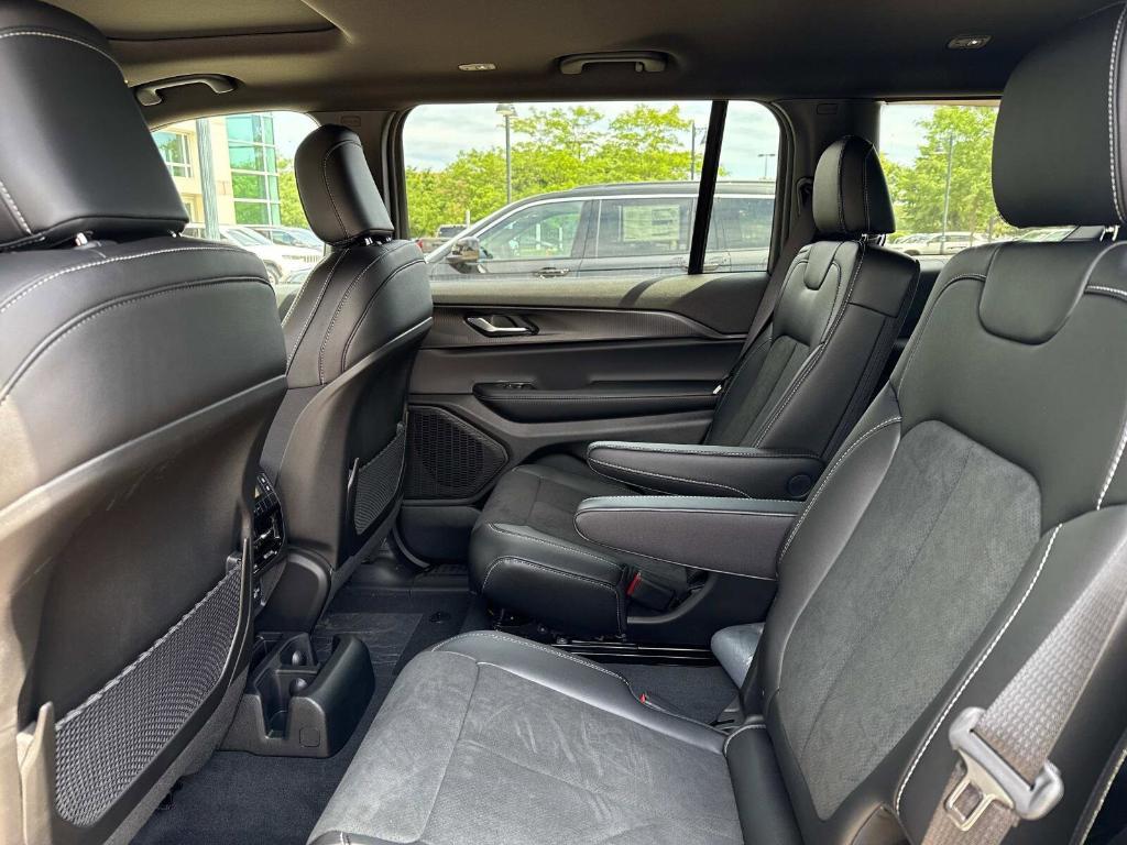 new 2025 Jeep Grand Cherokee L car, priced at $44,072