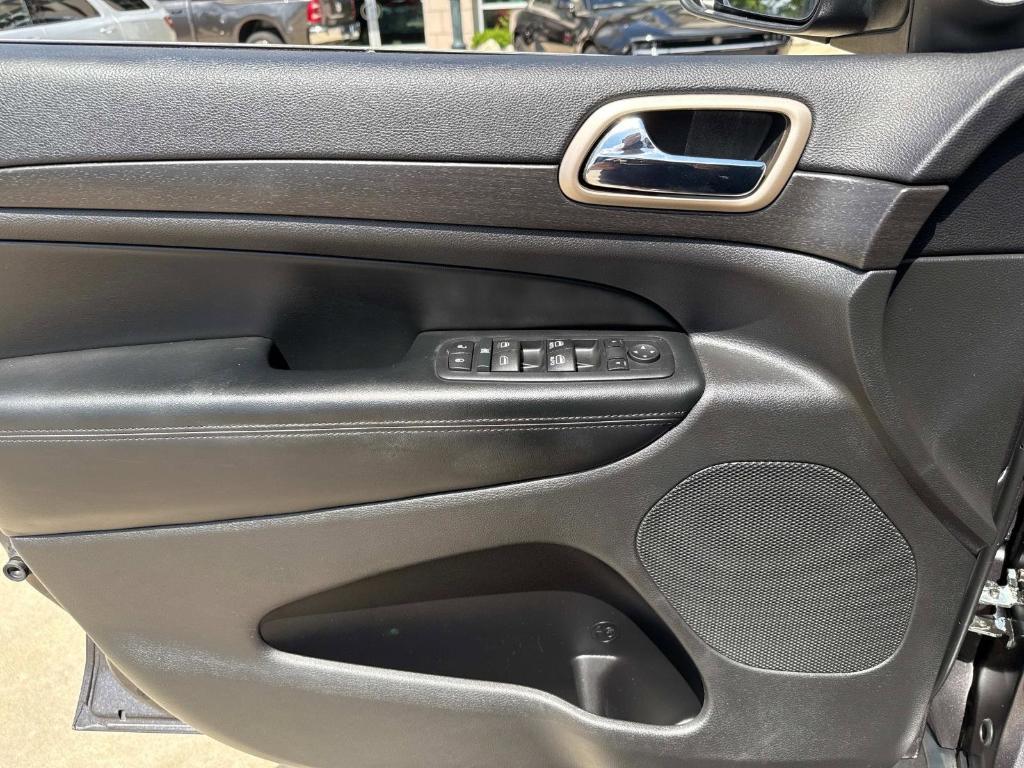 used 2015 Jeep Grand Cherokee car, priced at $11,990