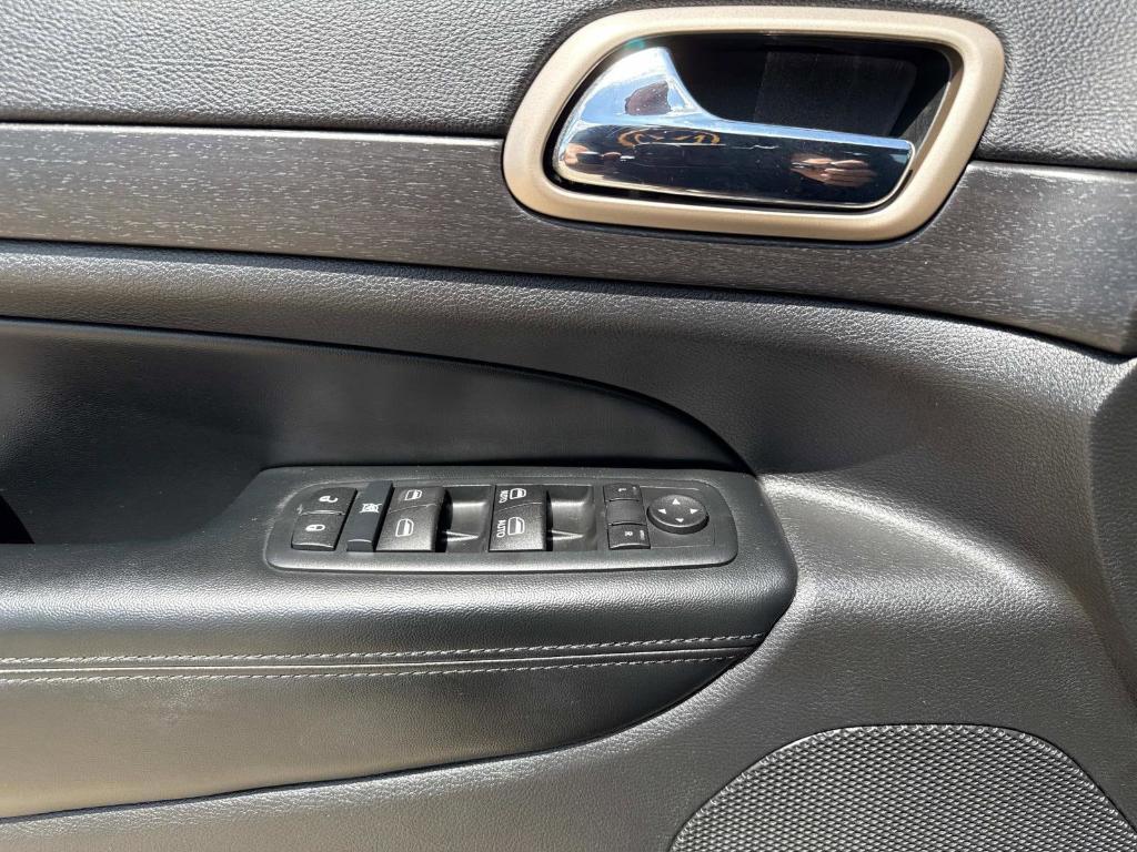 used 2015 Jeep Grand Cherokee car, priced at $12,607