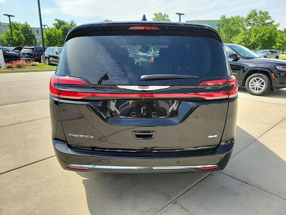 new 2024 Chrysler Pacifica car, priced at $44,788