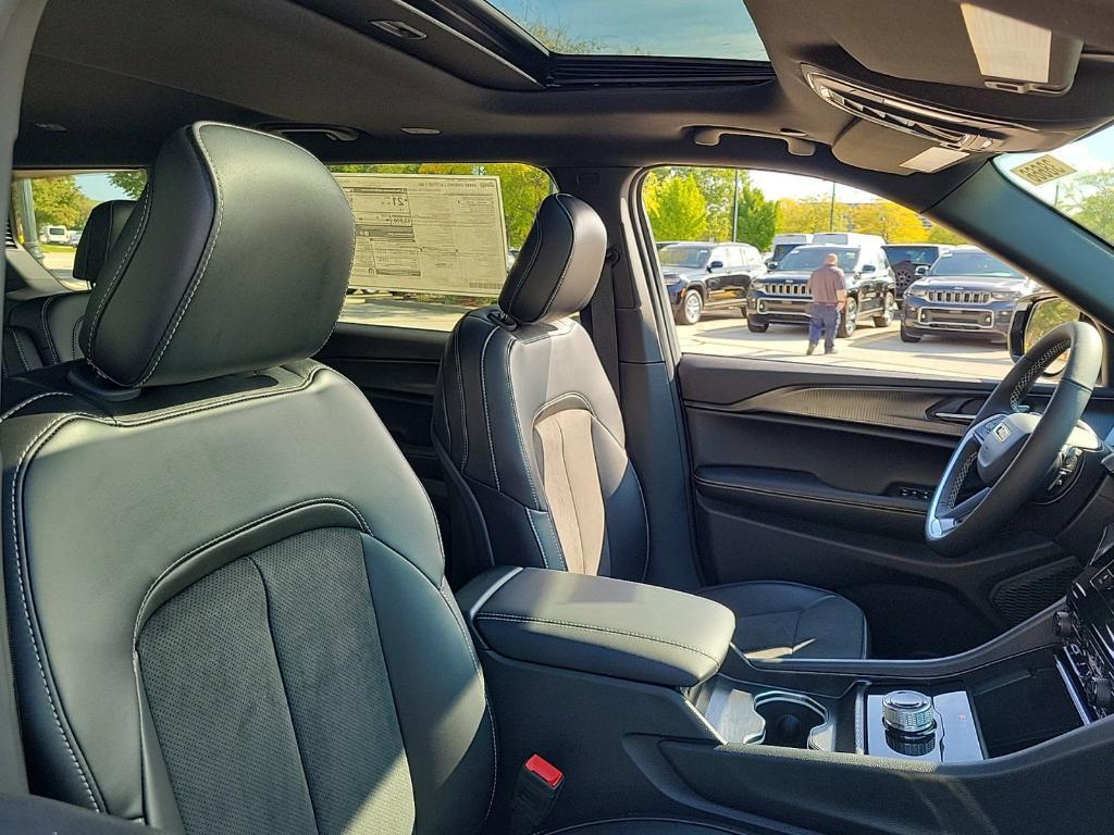 new 2025 Jeep Grand Cherokee L car, priced at $45,380