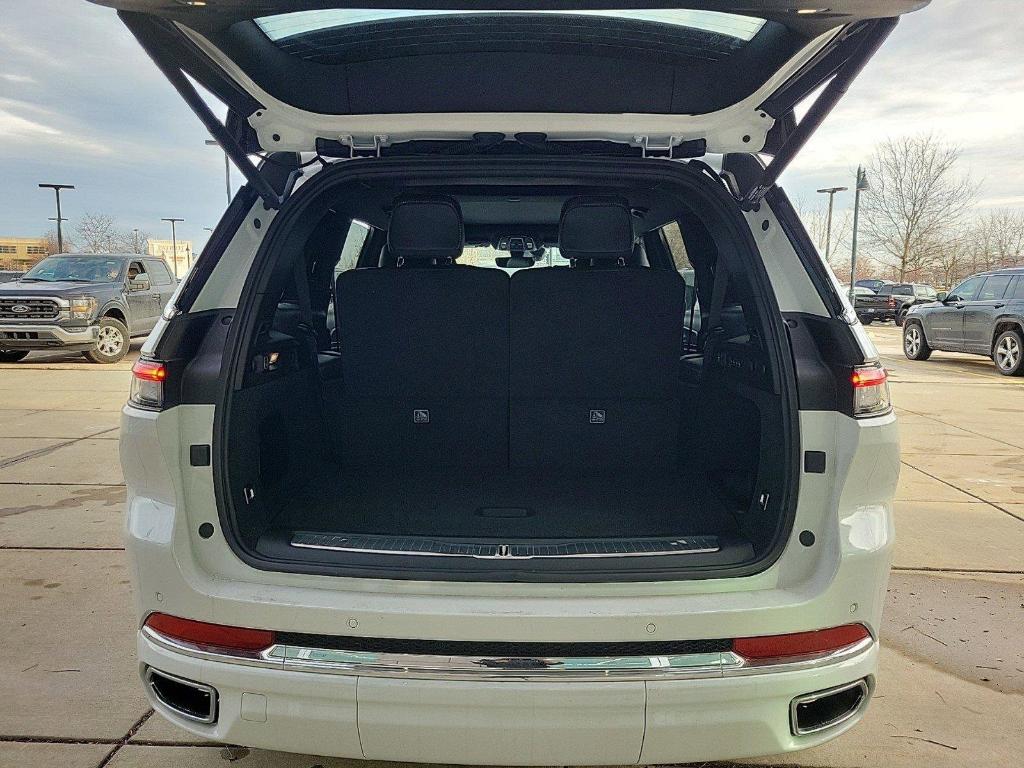 new 2025 Jeep Grand Cherokee L car, priced at $57,918