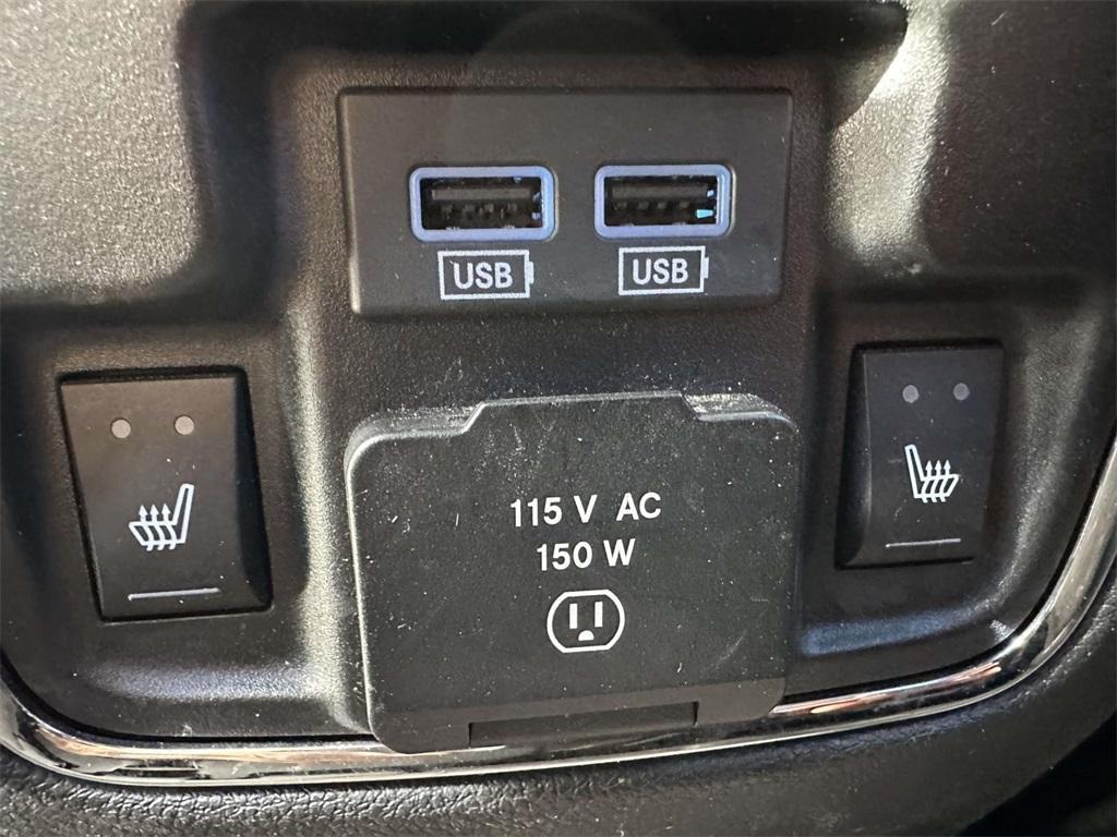 used 2018 Jeep Grand Cherokee car, priced at $17,398