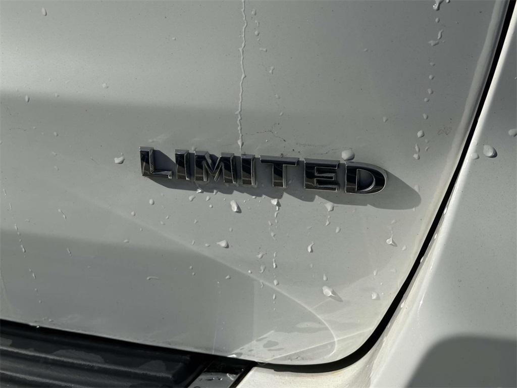 used 2018 Jeep Grand Cherokee car, priced at $17,398