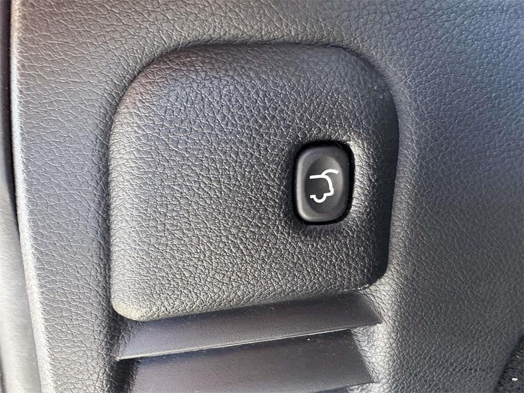 used 2018 Jeep Grand Cherokee car, priced at $17,398