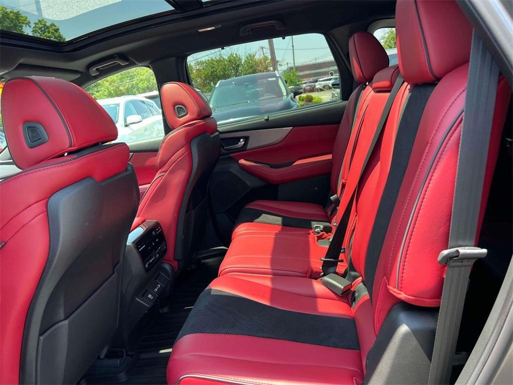 used 2024 Acura MDX car, priced at $44,898