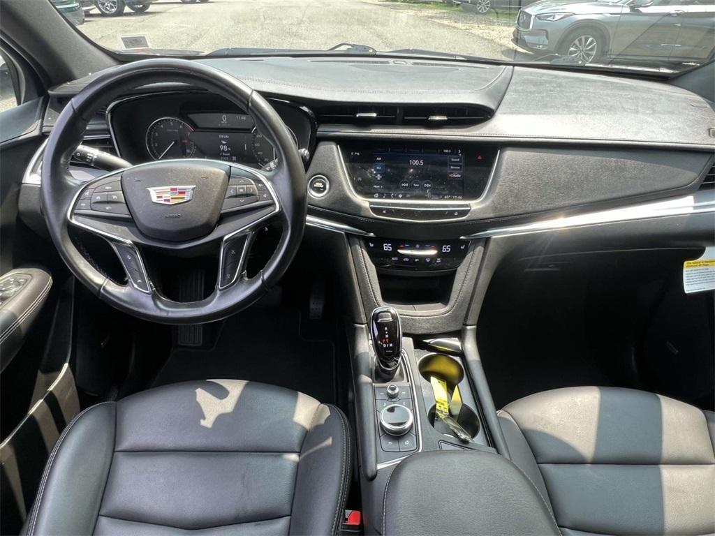 used 2022 Cadillac XT5 car, priced at $26,798