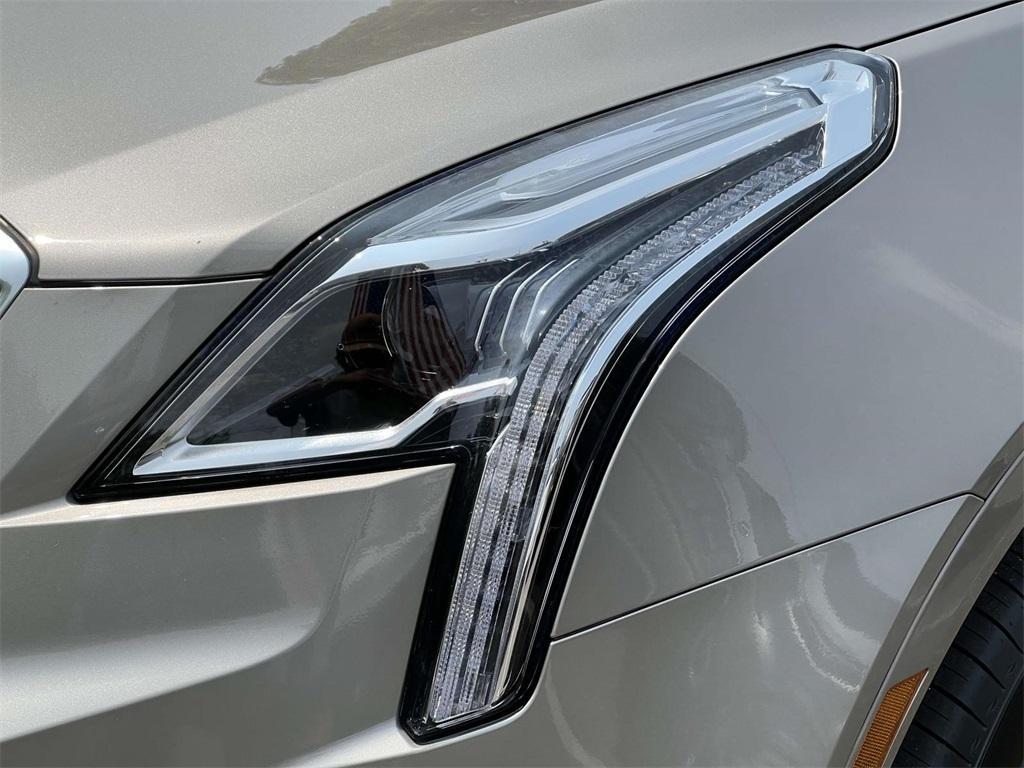 used 2022 Cadillac XT5 car, priced at $26,798