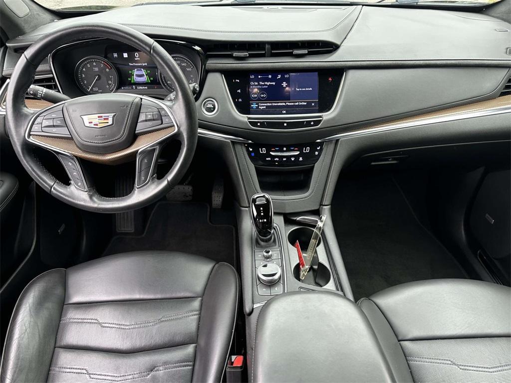 used 2021 Cadillac XT5 car, priced at $28,998