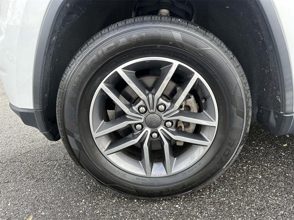 used 2020 Jeep Grand Cherokee car, priced at $20,198