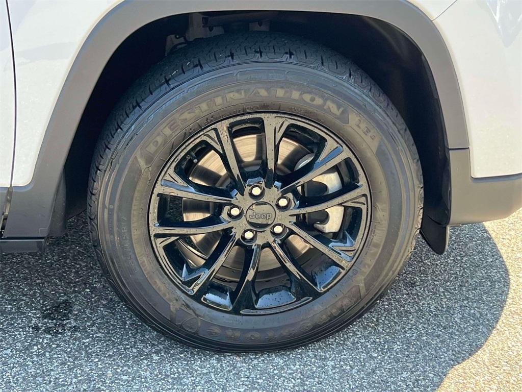 used 2022 Jeep Cherokee car, priced at $22,398