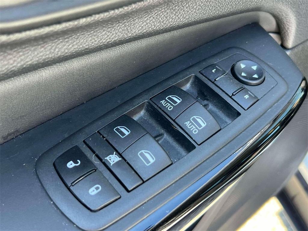 used 2022 Jeep Cherokee car, priced at $22,398