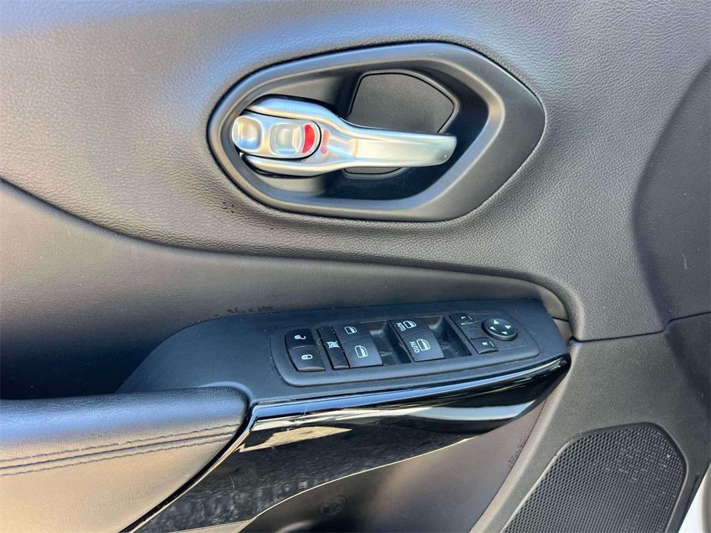 used 2022 Jeep Cherokee car, priced at $22,398