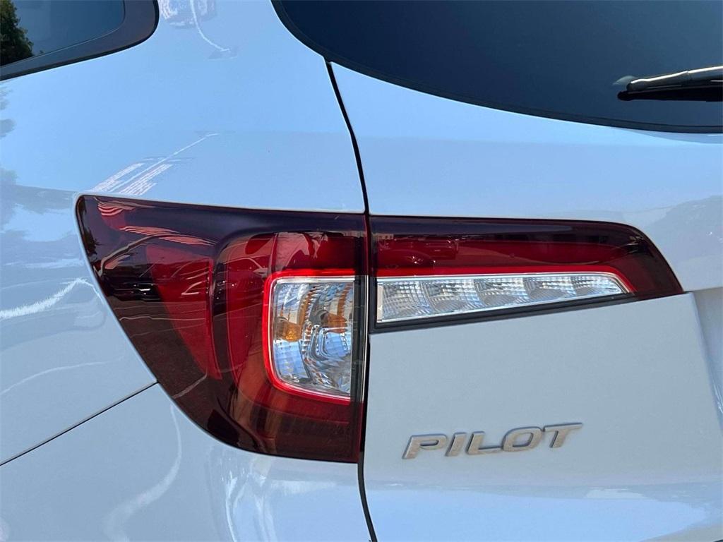 used 2022 Honda Pilot car, priced at $25,998