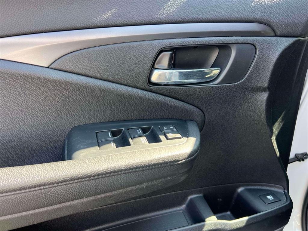 used 2022 Honda Pilot car, priced at $25,998