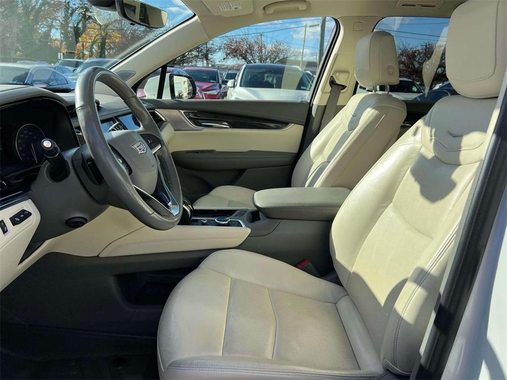 used 2022 Cadillac XT6 car, priced at $32,698