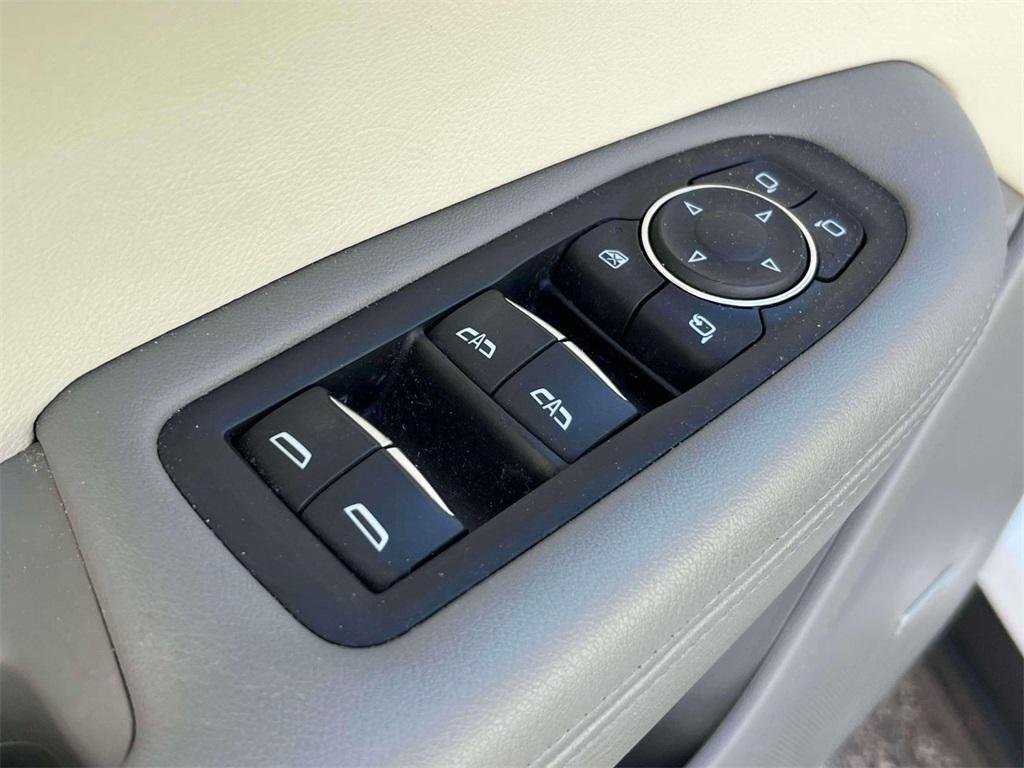 used 2022 Cadillac XT6 car, priced at $32,698