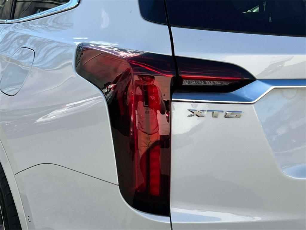used 2022 Cadillac XT6 car, priced at $32,698
