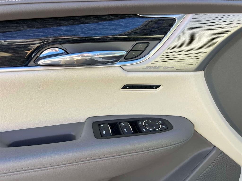 used 2022 Cadillac XT6 car, priced at $32,698