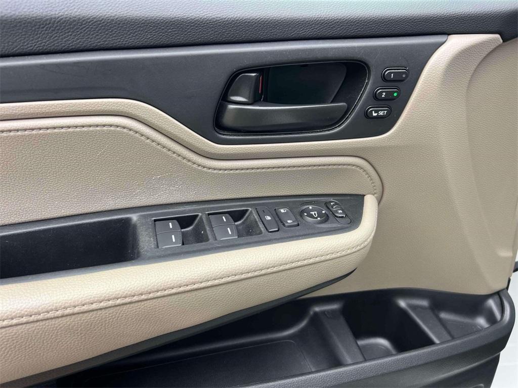 used 2023 Honda Odyssey car, priced at $30,898