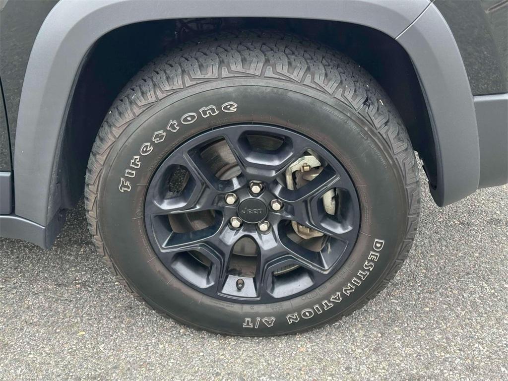 used 2022 Jeep Cherokee car, priced at $26,598