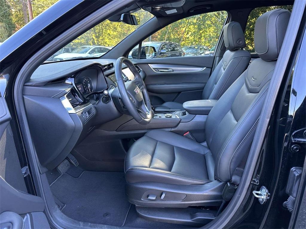 used 2023 Cadillac XT6 car, priced at $35,798