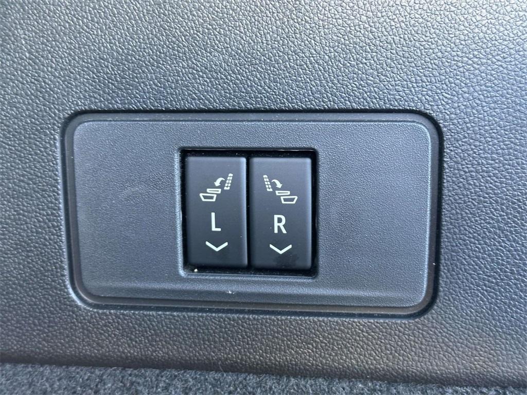 used 2023 Cadillac XT6 car, priced at $35,798