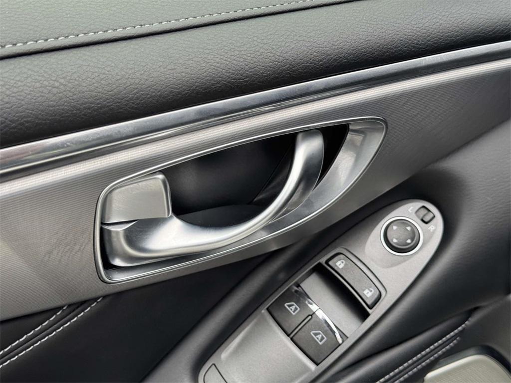 used 2022 INFINITI Q60 car, priced at $33,998