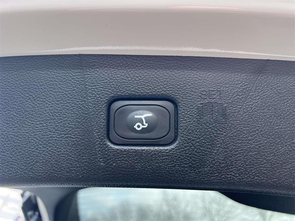 used 2024 Ford Edge car, priced at $32,498