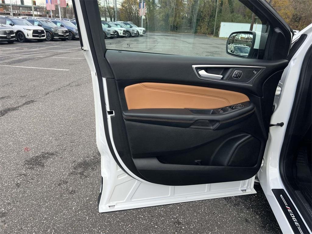 used 2024 Ford Edge car, priced at $32,498