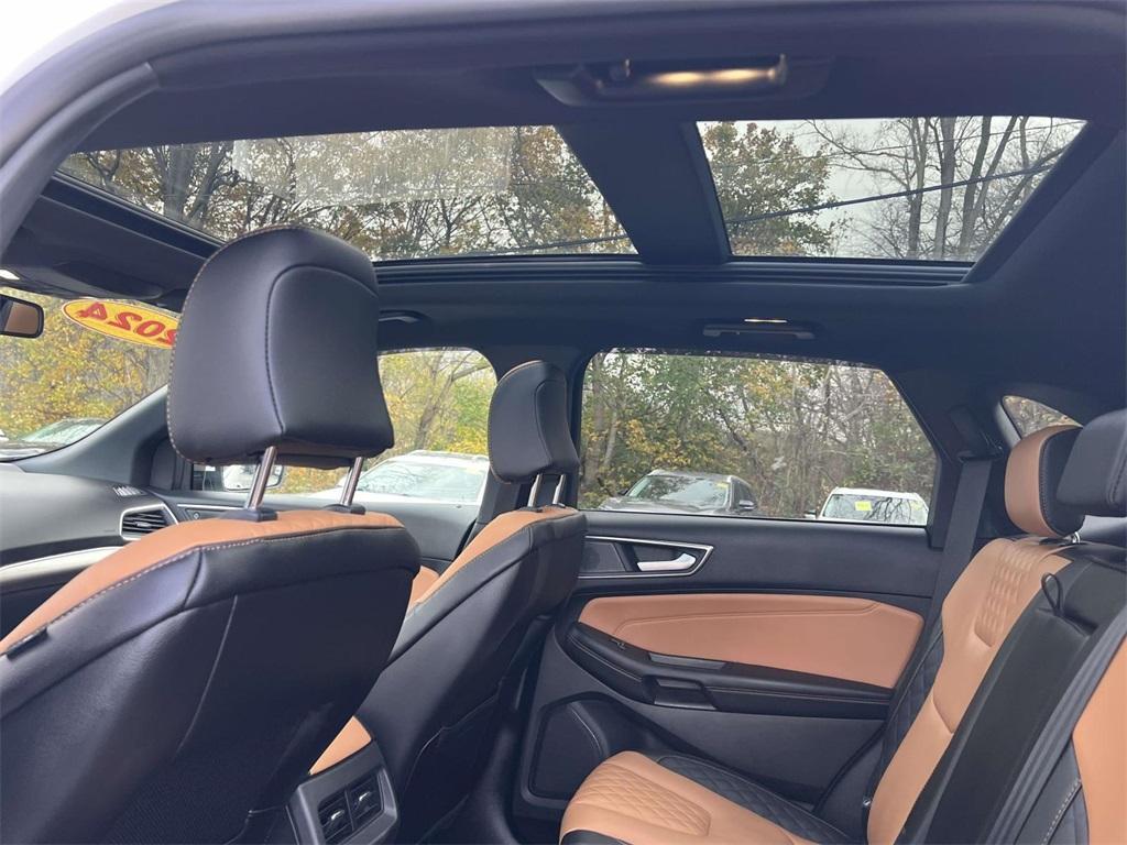 used 2024 Ford Edge car, priced at $32,498