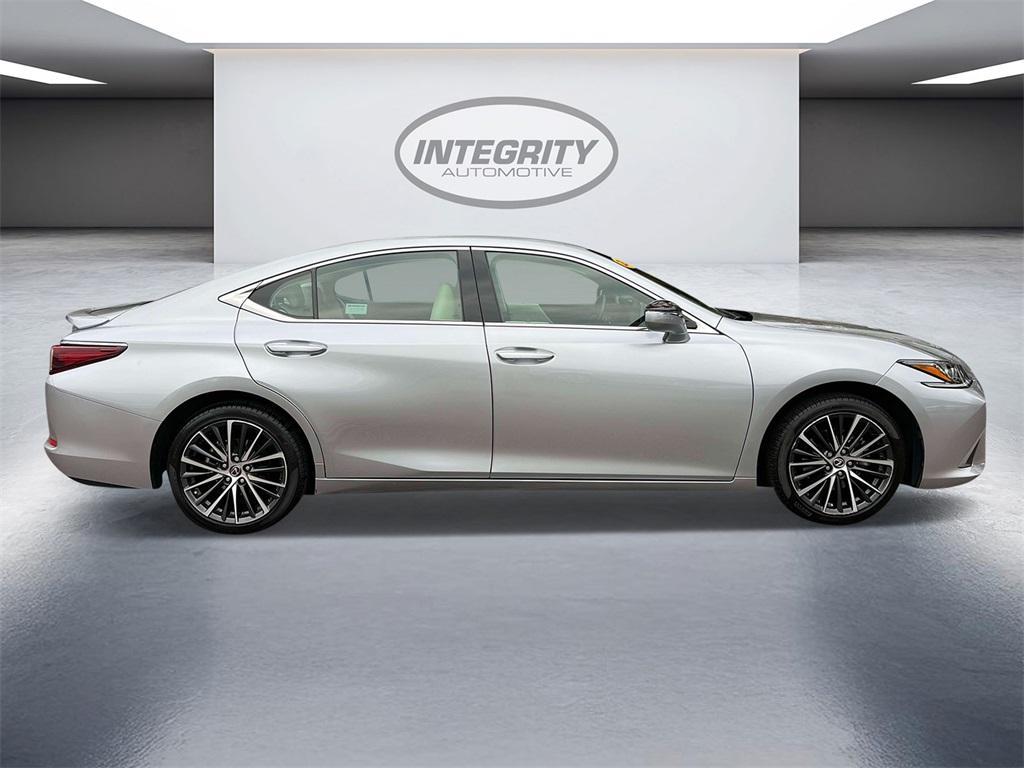 used 2022 Lexus ES 350 car, priced at $30,298