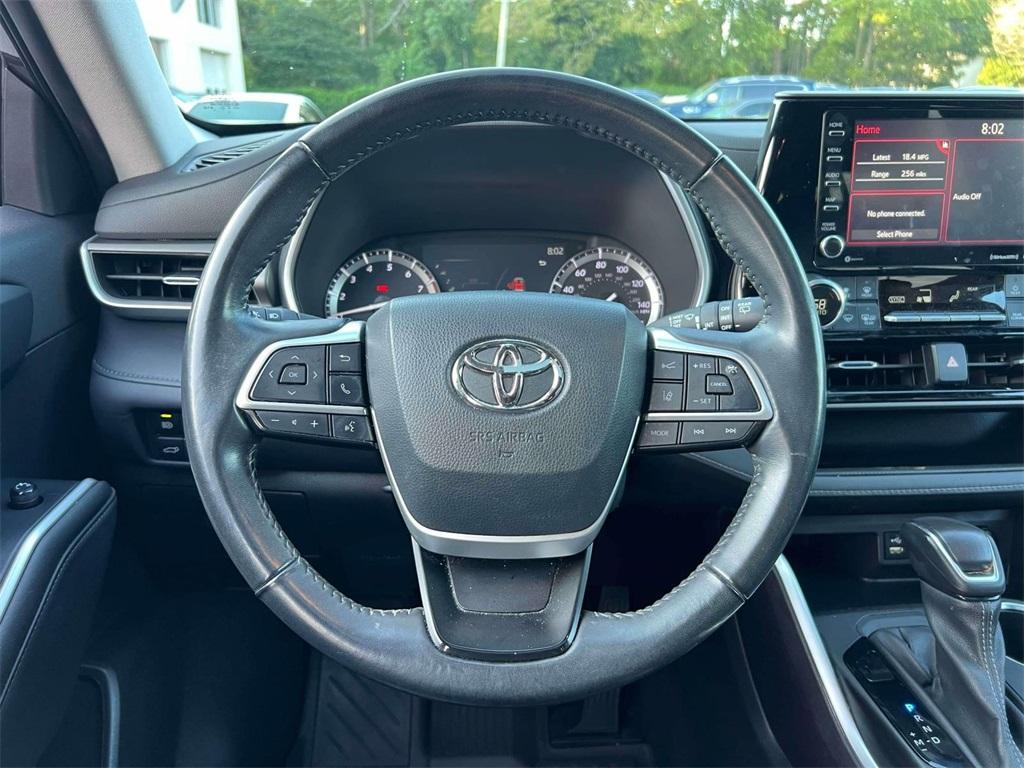 used 2022 Toyota Highlander car, priced at $35,198