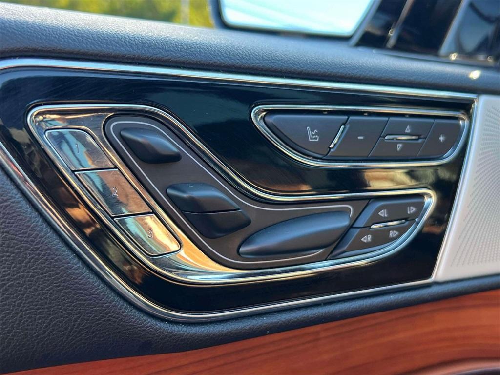 used 2019 Lincoln Navigator L car, priced at $36,998