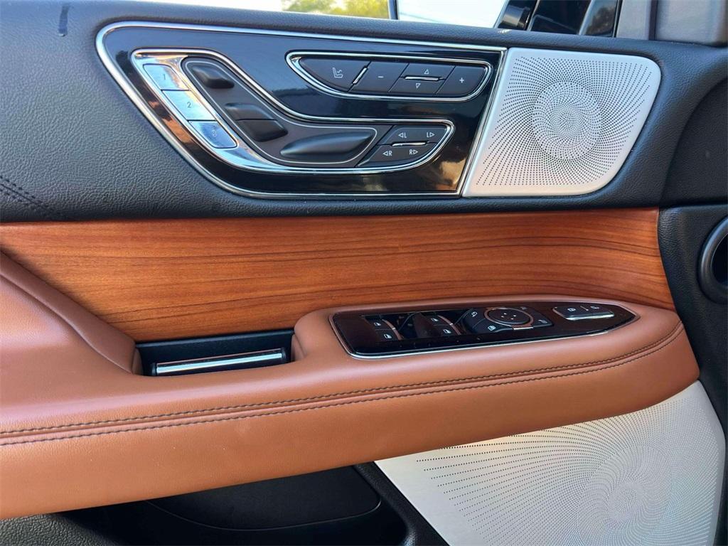 used 2019 Lincoln Navigator L car, priced at $36,998