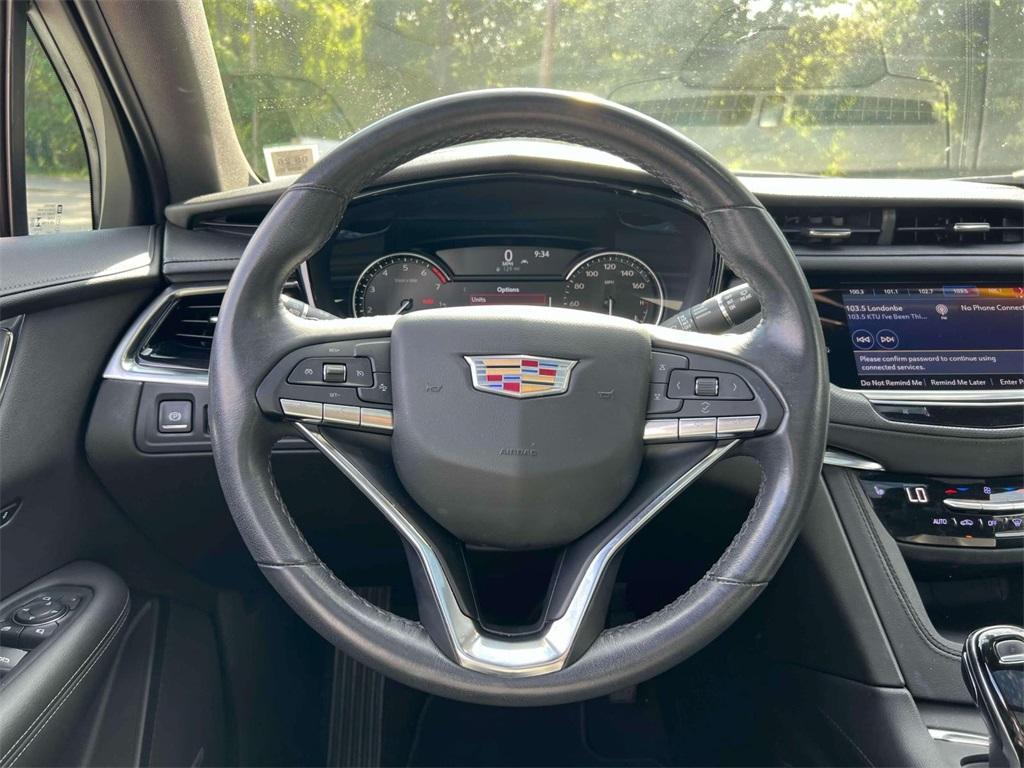 used 2022 Cadillac XT6 car, priced at $31,498