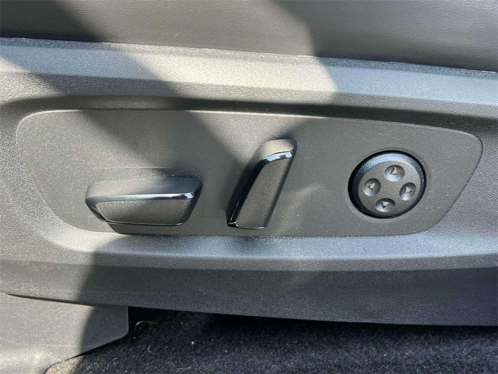 used 2025 INFINITI QX60 car, priced at $44,998