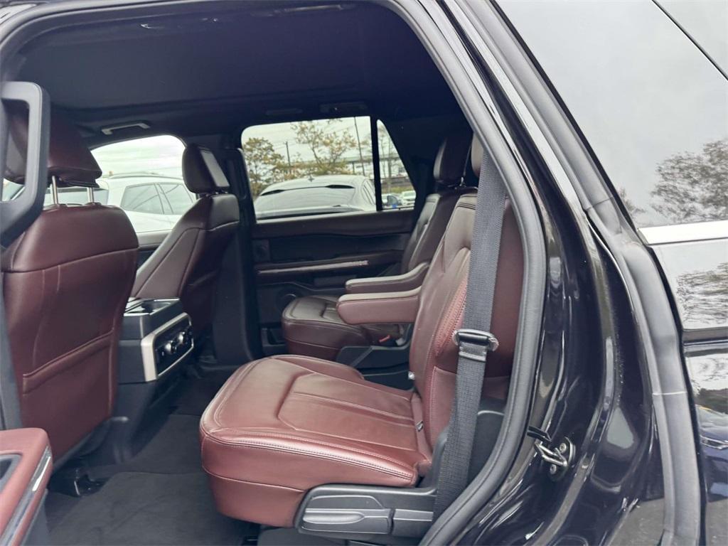 used 2024 Ford Expedition car, priced at $48,998