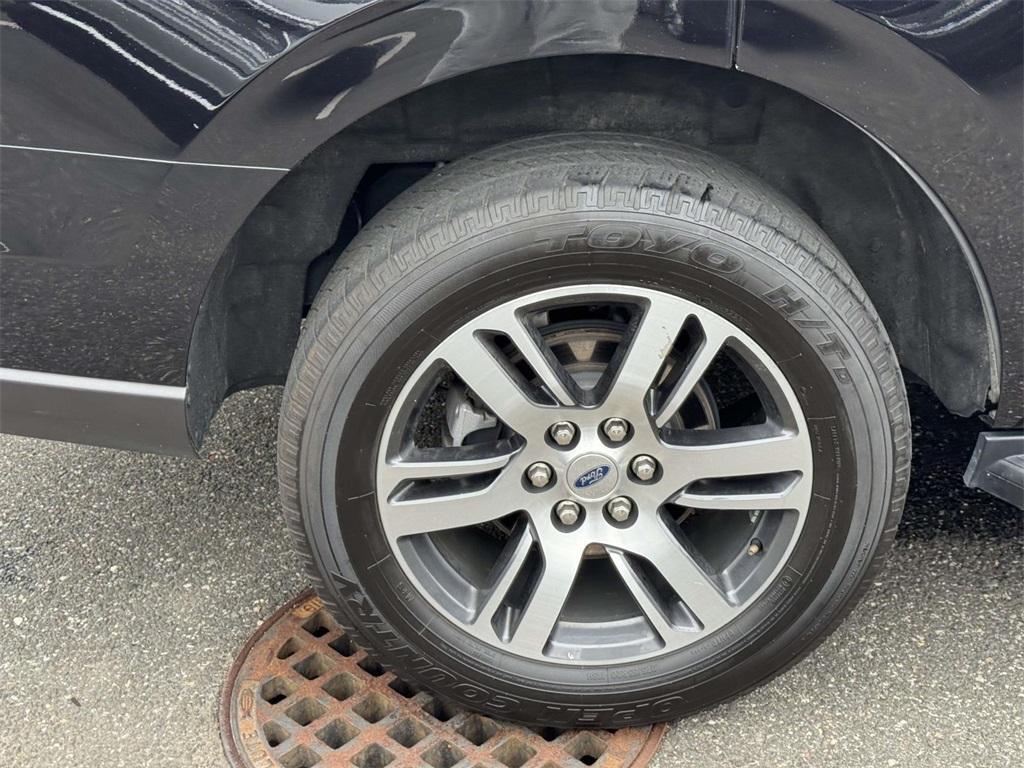 used 2024 Ford Expedition car, priced at $48,998