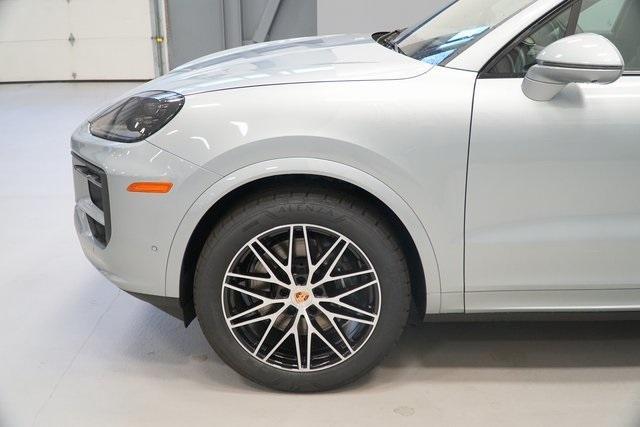 new 2025 Porsche Cayenne car, priced at $109,245