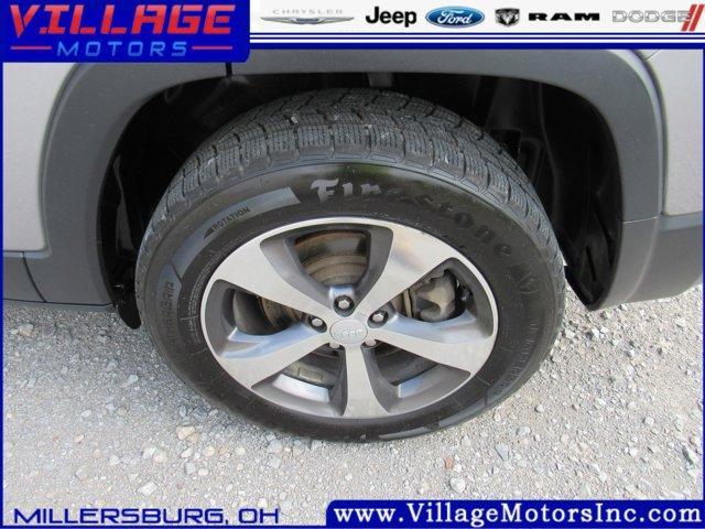 used 2020 Jeep Cherokee car, priced at $18,989